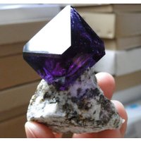 Erstaunlich Schön - Top Luster Deep Purple Alunit Kristall Auf Matrix Aus Polen Dekorative Kristallstufe Erstaunlich Schön - Top Luster Deep Purple Alunit Kristall Auf Matrix Aus Polen Dekorative Kristallstufe von labcrystals