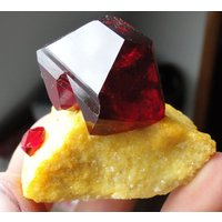 "Fantastisch Schön - Top Glanz Tiefroter "Rubin" Pruskit Auf Matrix Aus Polen Dekorative Kristallstufe." "Fantastisch Schön - Top Glanz Tiefroter "Rubin" Pruskit Auf Matrix Aus Polen Dekorative Kristallstufe." von labcrystals