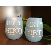 Dirty Thirty Silikon Weingläser - 2Er-Set Personalisierte Gravur von laserprintedproducts