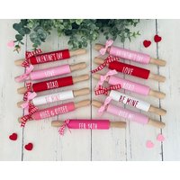 Bauernhaus Valentinstag Nudelholz, Dekor, Tiered Tablett Mini Holz Be Mine, Liebesbriefe von lazydaisyfarmhouse