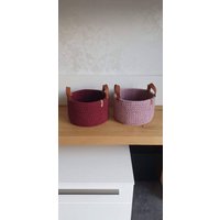Aufbewahrungskorb Gehäkelt Aus Recycelten Baumwolle Mit Ledergriffen Aufbewahrungskorb Gehäkelt Aus Recycelten Baumwolle Mit Ledergriffen von lenalovesknitting