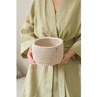 Gehäkeltes Körbchen Auf Wunsch Mit Griffen Personalisierbar Geschenk Zur Geburt Babyparty Gehäkeltes Körbchen Auf Wunsch Mit Griffen Personalisierbar Geschenk Zur Geburt Babyparty von lenalovesknitting