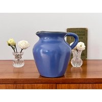 Vintage, Vase, Krugvase, Keramik, Blau-Fliederfarbene Glasur, Handgedreht, West German Pottery, Wgp, Sammlerstück Vintage, Vase, Krugvase, Keramik, Blau-Fliederfarbene Glasur, Handgedreht, West German Pottery, Wgp, Sammlerstück von leonellovintage