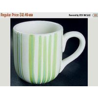 Zum Verkauf Lot Von 2 Tassen Noble Exzellenz Pistachio Vanilla Green & Blue Stripes Geschirr Ausgezeichneter Zustand von libertyhallgirl