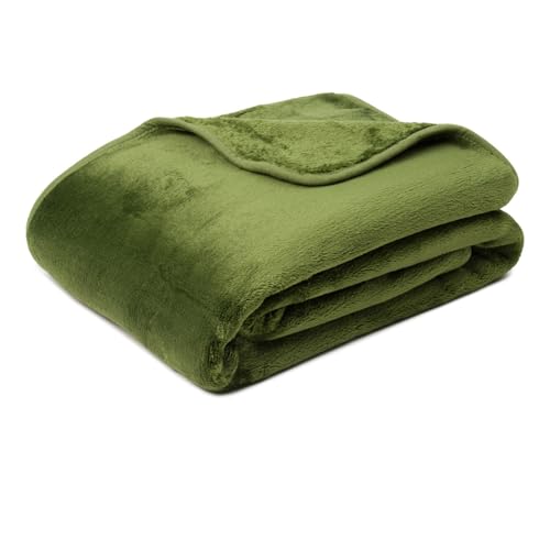 liebling Kuscheldecke Cashmere Feeling 130 x 170 cm, Dunkelgrün, Premium Sofa Decke, Dicke warme Wohndecke, 500 gr. / m² von liebling