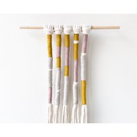 Boho Garn Gewickelt Quaste Wandbehang, Pastell Seil Wand Dekor Mit Fransen, Vertikale Fransen Kunst Einweihungsparty von liloufiberart