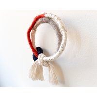 Kleiner Wandbehang Aus Geknotetem Seil - Einzigartiger Kranz-Inspiriertes Dekor Dekorativer Runder Seilschmuck Kleiner Wandbehang Aus Geknotetem Seil - Einzigartiger Kranz-Inspiriertes Dekor Dekorativer Runder Seilschmuck von liloufiberart