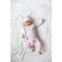 Weiße Baby-Decke Weicher Dehnbarer Swaddle, Graue Borte | 80x100 cm Weiße Baby-Decke Weicher Dehnbarer Swaddle, Graue Borte | 80x100 cm von lippybrand
