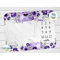 Personalisierte Lila Florale Baby Meilenstein Decke, Monatliche Fotodecke, Personalisierte Andenken Geschenk von littlechickypaperie