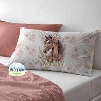 Personalisierter Kissenbezug - Boho Pferde Kissenbezug, Weiche Mikrofaser, Personalisierter Mit Namen, Für Kinder & Erwachsene Personalisierter Kissenbezug - Boho Pferde Kissenbezug, Weiche Mikrofaser, Personalisierter Mit Namen, Für Kinder & Erwachsene von littlechickypaperie