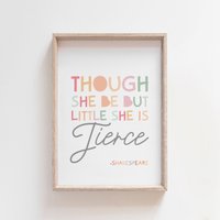Obwohl She Be But Little Is Fierce Druck, Pastell Kinderzimmer Drucke, Wandkunst, Zitat, Mädchen Schlafzimmer Wandkunst Obwohl She Be But Little Is Fierce Druck, Pastell Kinderzimmer Drucke, Wandkunst, Zitat, Mädchen Schlafzimmer Wandkunst von littlelearnersprints