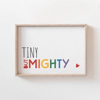 Tiny But Mighty Print, Mädchen Poster Druck, Jungen Schlafzimmer Inspirierende Zitate, Kinderzimmer von littlelearnersprints