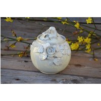 Alice Im Wunderland Zuckerdose Elfenbein - Made To Order Steingut Mit Rosen in Creme Glasur von lofficina