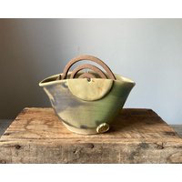 Handgemachte Matte Grüne Steingut Schüssel Mosquito Spulenhalter Handgemachte Matte Grüne Steingut Schüssel Mosquito Spulenhalter von lofficina