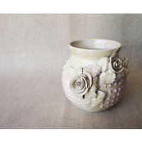 Kleine Dose in Weiß Mit Rose Und Blättern - Handgemachte Keramik Made To Order Kleine Dose in Weiß Mit Rose Und Blättern - Handgemachte Keramik Made To Order von lofficina