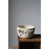 Schale in Weiß Mit Rosen Und Blättern Rosa Punkten - Handgemachte Keramik Steinzeug von lofficina
