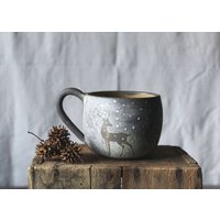 Handgemachte Steinzeug Tasse Hirsch Im Schnee, Rustikale Keramik Teetasse von lofficina