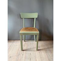 Vintage Küchenstuhl Salbeigrün von loftkultur