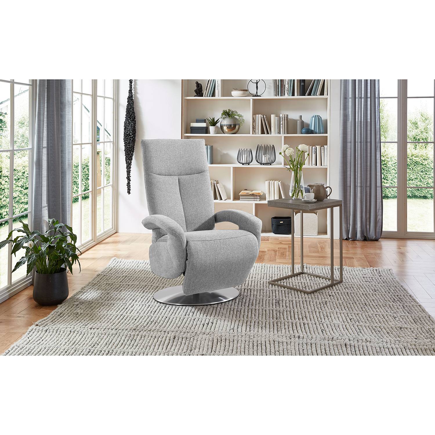 home24 Relaxsessel Leesburg Silber Flachgewebe Amra Manuelle Verstellung ohne Aufstehhilfe/Relaxfunktion 74 x 112 x 82cm home24 Relaxsessel Leesburg Silber Flachgewebe Amra Manuelle Verstellung ohne Aufstehhilfe/Relaxfunktion 74 x 112 x 82cm von home24