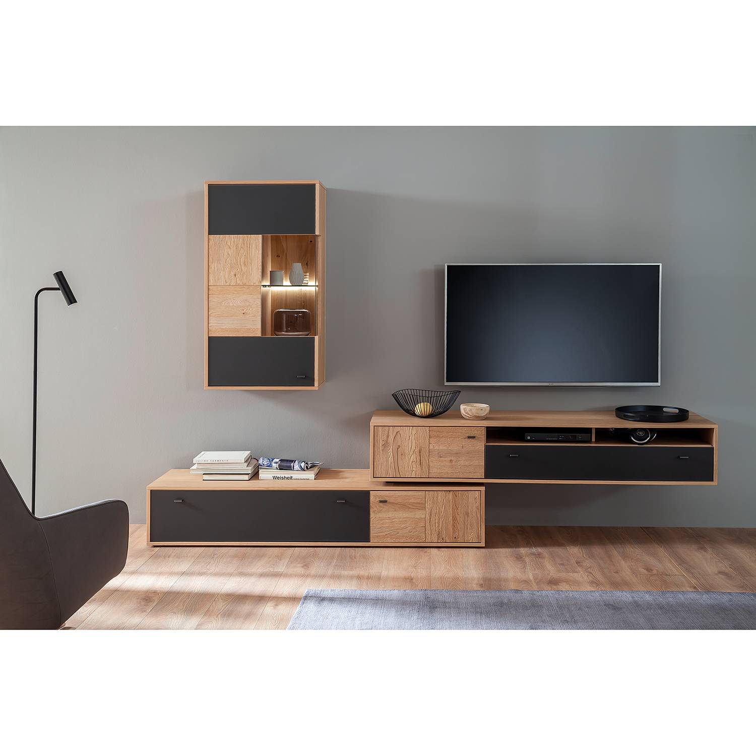 home24 Wohnwand 2-teilig Front: Massivholz Eiche, geölt / Spanplatte, beschichtet Korpus: Spanplatte, furniert Rückwand: HDF Hochdichte von home24