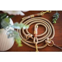 Hundeleine Gold I Tauleine 2Fach Verstellbar Handgemachte Leine Aus Tau Goldstück von lolaslittlecorner
