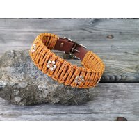 Biothane-Paracord Halsband in Braun + Paracord "Sweet Fall" Mit Blümchen Schnalle, 5-Fach Verstellbar, Hunde Halsband, Hundeaccessoires von lottilouDesign