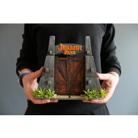 Jurassic Park Tor Handgefertigtes Miniatur Replikat | Dinosaurier Vorgeschichte 3 Dimensionale Kunst Modellreplik Schattenbox Gerahmte von lotzodesign