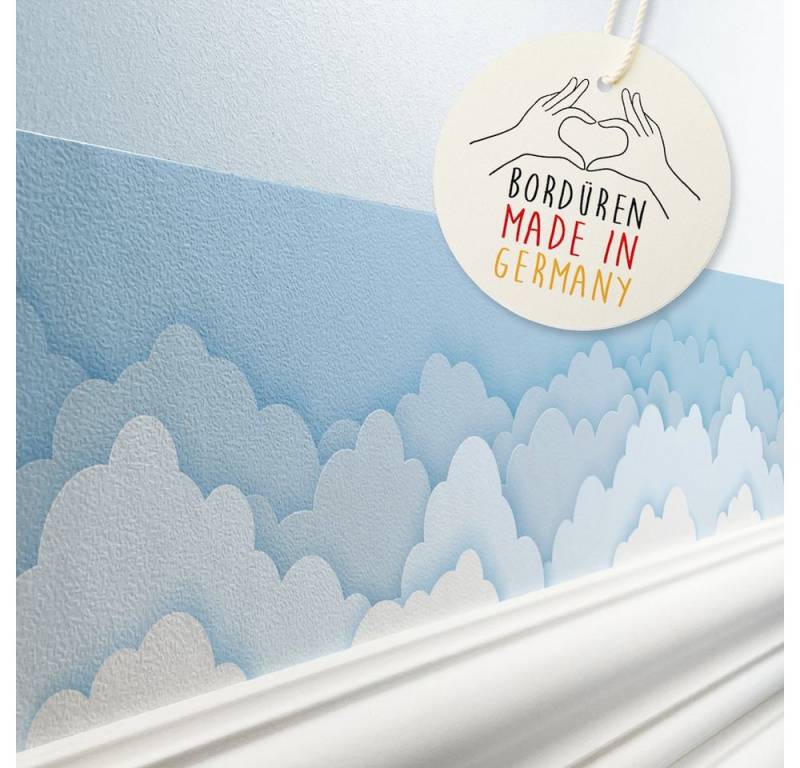 lovely label Bordüre Papercut-Design Wolken Blau/Weiss, selbstklebende Vliestapete, leichte Struktur von lovely label
