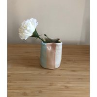 Candy Vase Mit Pastellfarbenen Streifen von lovelyceramic