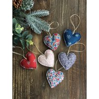 Liberty Heart Dekorationen, Set Mit 6 Herzen, Of London, Weihnachtsbaumschmuck, Winter Flower Show, Floral Ornaments von lovesashnlala