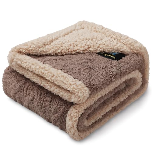 luciphia Wasserdichte Hundedecke Waschbar, Haustier Decke für Hund Katzen Welpe, Kuscheldecke Weich Flaushig Sherpa Fleece, Katzendecke Mittelgroße Große für Bett Sofa Couch, Kaffee Gitter 145*216cm luciphia Wasserdichte Hundedecke Waschbar, Haustier Decke für Hund Katzen Welpe, Kuscheldecke Weich Flaushig Sherpa Fleece, Katzendecke Mittelgroße Große für Bett Sofa Couch, Kaffee Gitter 145*216cm von luciphia