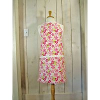 Daisy Field Vollschürze - Wendeschürze, Frauenschürze, Schürze Mit Taschen Von Lucky Ducky Designs von luckyduckydesigns