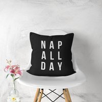 Nap All Day Schwarzer Kissenbezug von lukassfr