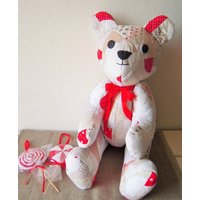 Patchwork-stoffbär, Xxl-Größe Und Seine Zwei Lutscher Patchwork-stoffbär, Xxl-Größe Und Seine Zwei Lutscher von luniversdeTriscia