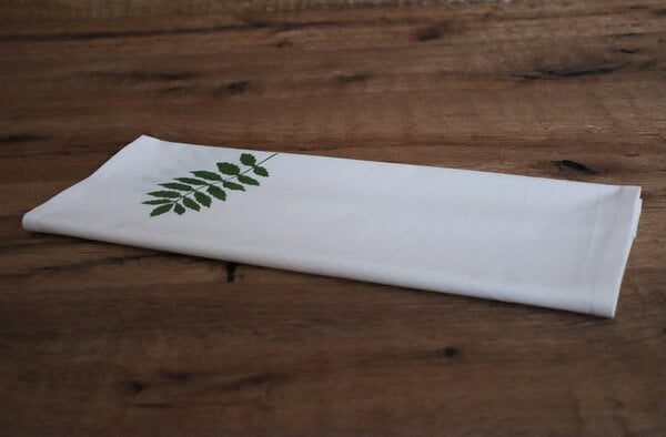 luscinia Tischläufer "Pflanzenblatt" handbedruckt von luscinia