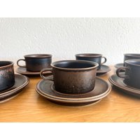 Braun Arabia Finland Ruska Teetassen-Set, Entworfen Von Ulla Procope in Den 1960Er Jahren, Vintage Teetasse Und Untertassen-Set von luvieduvievintage