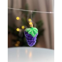 Vintage Inge Glas West Germany Lila Weintrauben Weihnachtsschmuck von luvieduvievintage