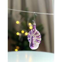 Vintage Lila Pfau Glas Ornament, Retro Kugel von luvieduvievintage