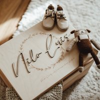 3D Erinnerungskiste Holzkiste Personalisiert Blätterkranz | Personalisierte Erinnerungsbox Aufbewahrung Baby von lyllevenn