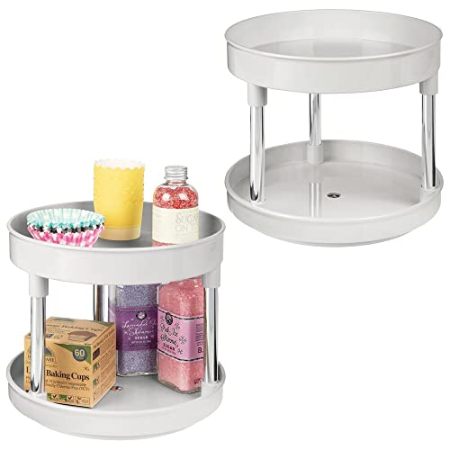 mDesign 2er-Set Lazy Susan Küchenregal zweistöckig – praktisches Gewürzregal für Küchenschrank oder Arbeitsplatte – drehbarer Gewürzhalter aus Kunststoff – hellgrau/silberfarben von mDesign
