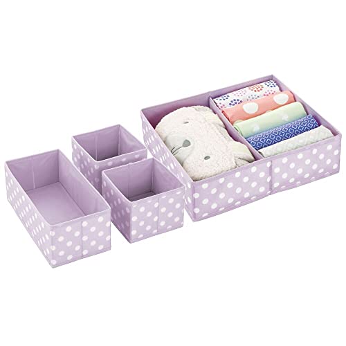 mDesign 4er-Set Kleiderschrank Organizer – die ideale Aufbewahrungskiste für das Kinderzimmer mit Mehreren Fächern – flexibel verwendbare Stoffbox in 3 Größen – helllila/weiß mDesign 4er-Set Kleiderschrank Organizer – die ideale Aufbewahrungskiste für das Kinderzimmer mit Mehreren Fächern – flexibel verwendbare Stoffbox in 3 Größen – helllila/weiß von mDesign