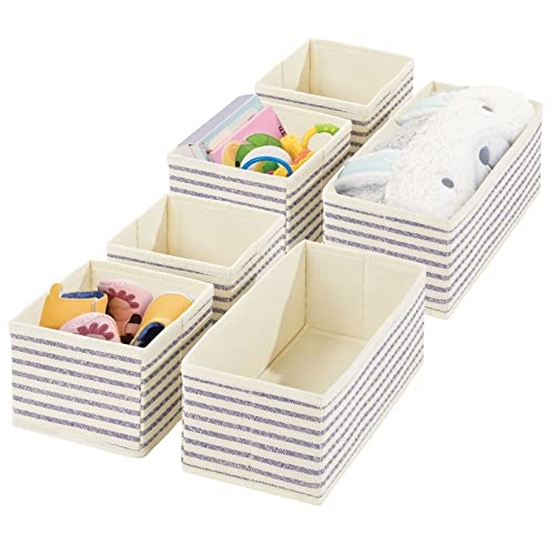 mDesign 6er-Set Aufbewahrungsboxen für das Kinderzimmer, Bad usw. – Kinderzimmer Aufbewahrungsbox mit Streifenmuster – Kinderschrank Organizer aus Kunstfaser – cremefarben/blau von mDesign