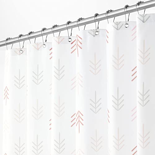mDesign Duschvorhang – Badvorhang mit modernem Pfeilmuster – pflegeleichter Badewannenvorhang mit verstärkten Löchern – mehrfarbig und weiß von mDesign