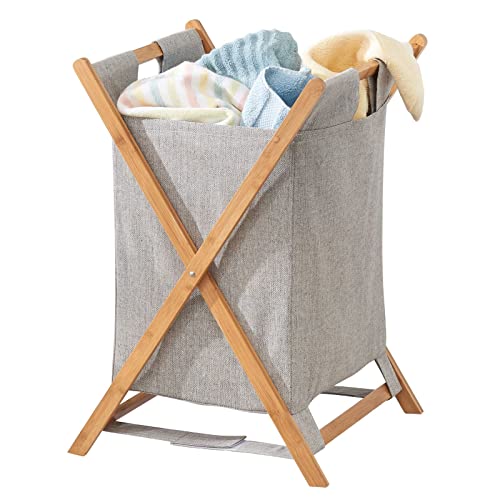 mDesign Faltbarer Wäschekorb – tragbare Wäschebox fürs Badezimmer – Wäschetruhe aus Bambus und Polyester mit herausnehmbarem Wäschesack – bambusfarben von mDesign
