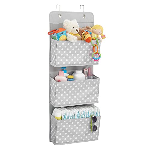mDesign Kleiderschrank aus Stoff mit 3 Körben – Hängeaufbewahrung aus Kunstfaser für Kleidung und Accessoires für Kinderzimmer – Hängeschrank mit Punkten – Hellgrau mit weißen Punkten von mDesign