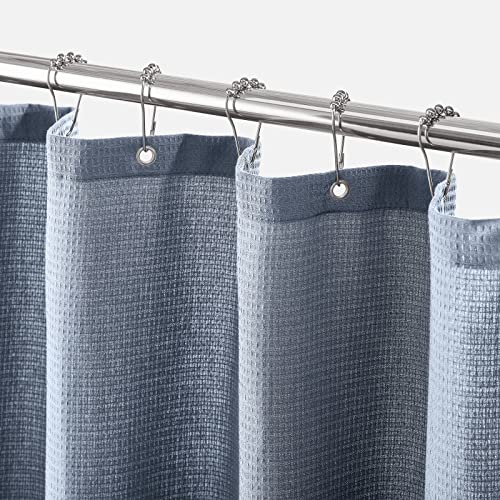 mDesign Luxus Duschvorhang – weicher Badewannenvorhang mit Waffelmuster – pflegeleichter Duschvorhang – blau von mDesign