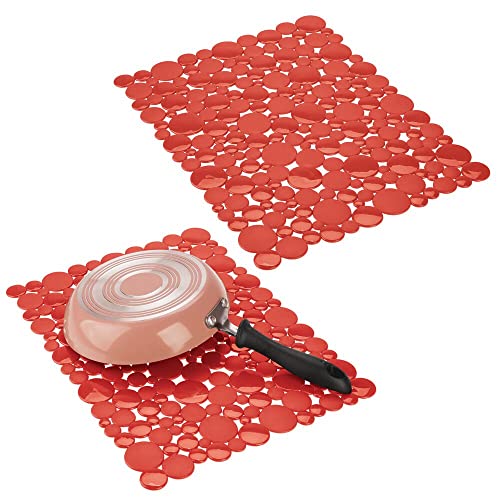 mDesign Spülbeckenmatte zum Zuschneiden – große Matte in Blasen-Optik für die Küche – Spülbeckeneinlage aus PVC für Geschirr und Besteck – 2er-Set – rot von mDesign