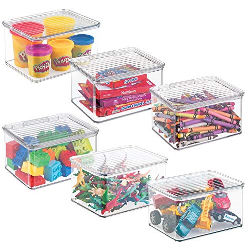 mDesign praktische Spielzeugaufbewahrung - Aufbewahrungsbox mit Deckel zum Spielsachen verstauen im Regal oder unter dem Bett - Ordnungssystem aus BPA-freiem Kunststoff - durchsichtig von mDesign