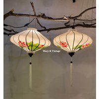2 Stück Hoi An Bambus Laterne 35cm Handbemalung Mit Floralen Lotus Mustern von macynvintage