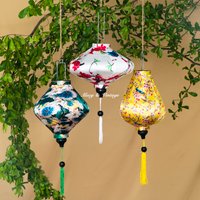 Set 3 Stück Hoi An Wasserdichte Laternen - Größe 35 cm Hauslampen, Dekoration Für Die Hochzeit, Außenbereich Set 3 Stück Hoi An Wasserdichte Laternen - Größe 35 cm Hauslampen, Dekoration Für Die Hochzeit, Außenbereich von macynvintage